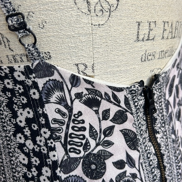 Alice + Olivia Black and White Rowley Maxi Dress high Low Tent Lightweight Sz.XS - Picture 11 of 16